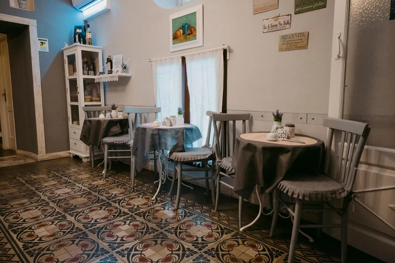 La Casa Di Alma Luxury Rooms Catane 2*,
