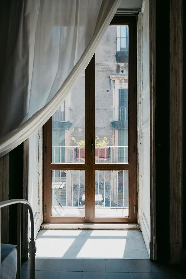 La Casa Di Alma Luxury Rooms Catania Italy