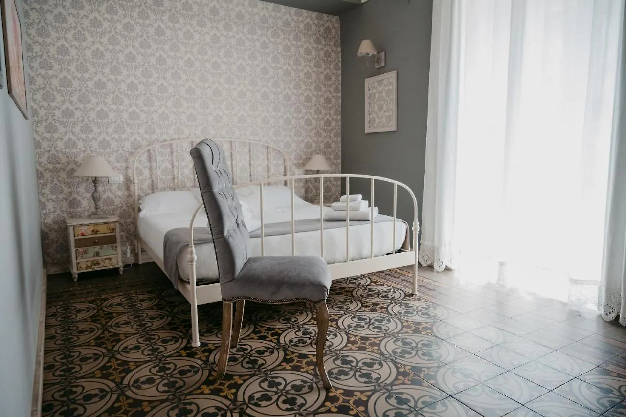 La Casa Di Alma Luxury Rooms Catania Italy